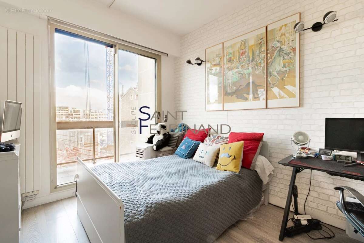 Appartement à NEUILLY-SUR-SEINE