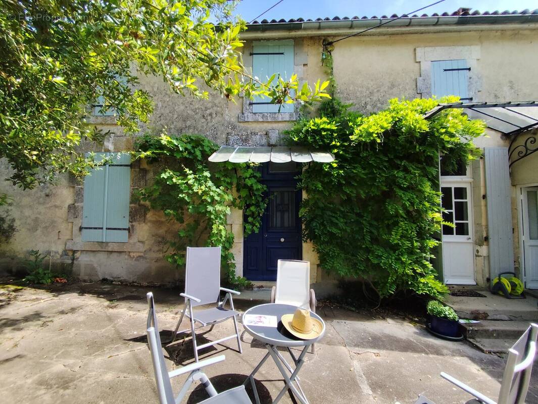 Maison à RUFFEC