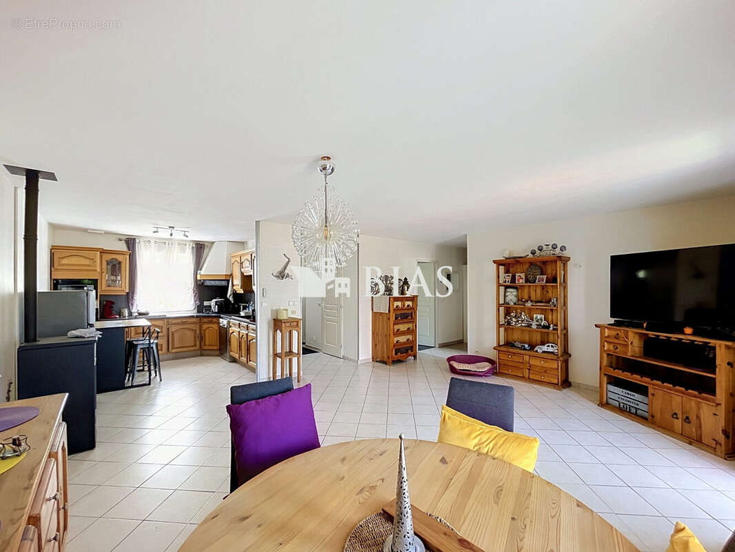 Maison 97 m² à La Neuville-Du-Bosc  - photo 4