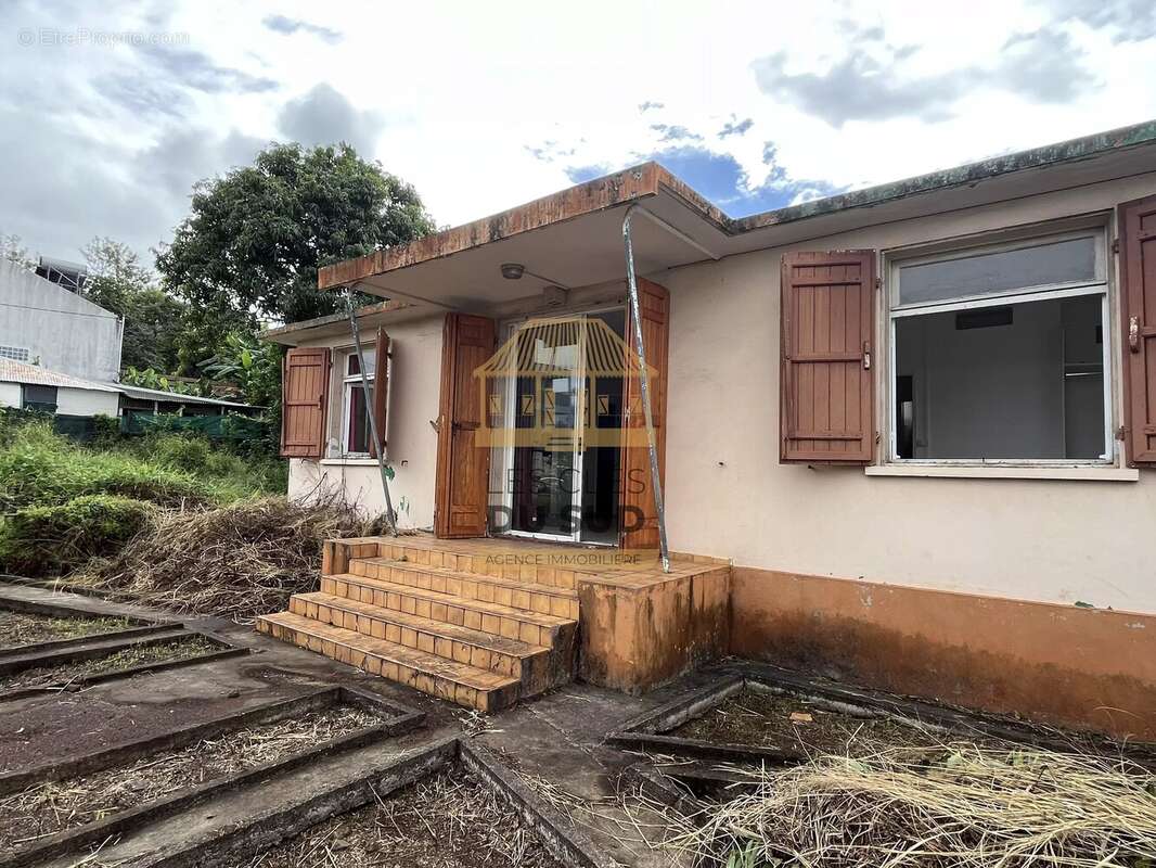 Maison T4/5 de plain pied à vendre sur la Rivière Saint Louis 97421 - photo 6