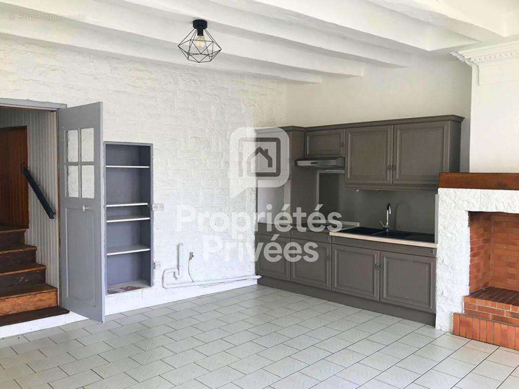 Maison à CHEILLE