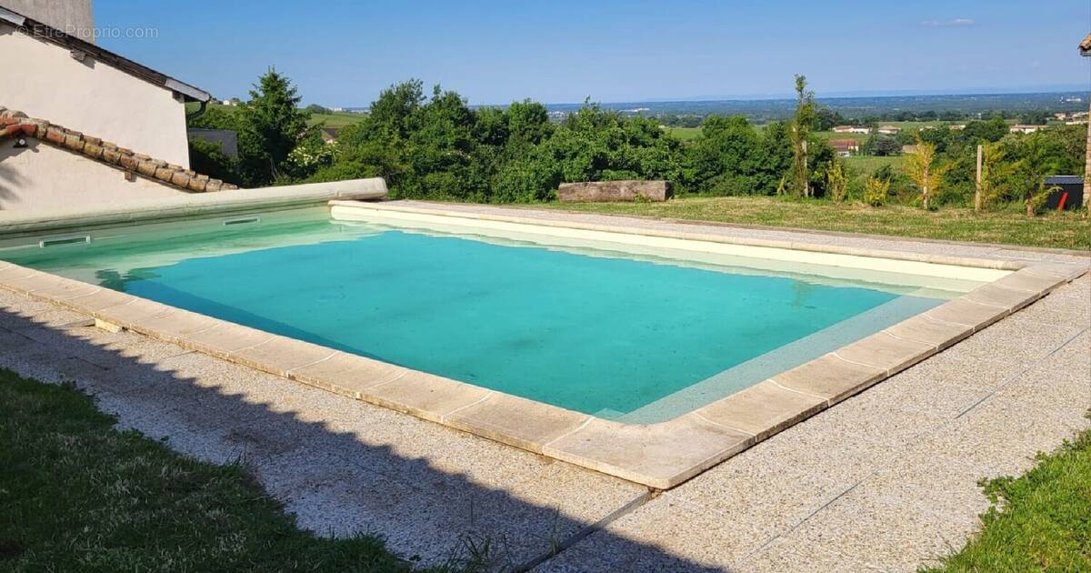 Maison à SAINT-AMOUR-BELLEVUE