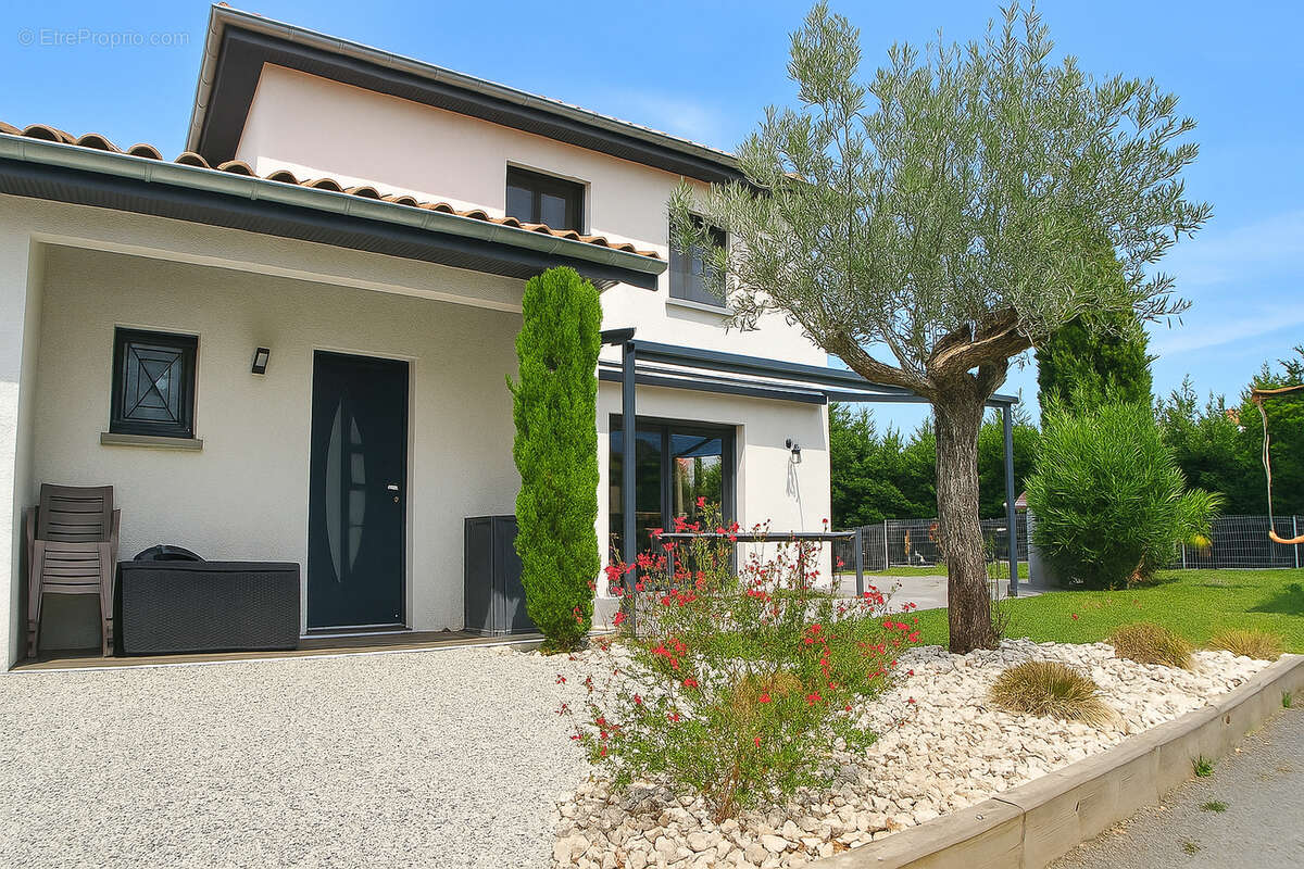 Maison à SOUCIEU-EN-JARREST