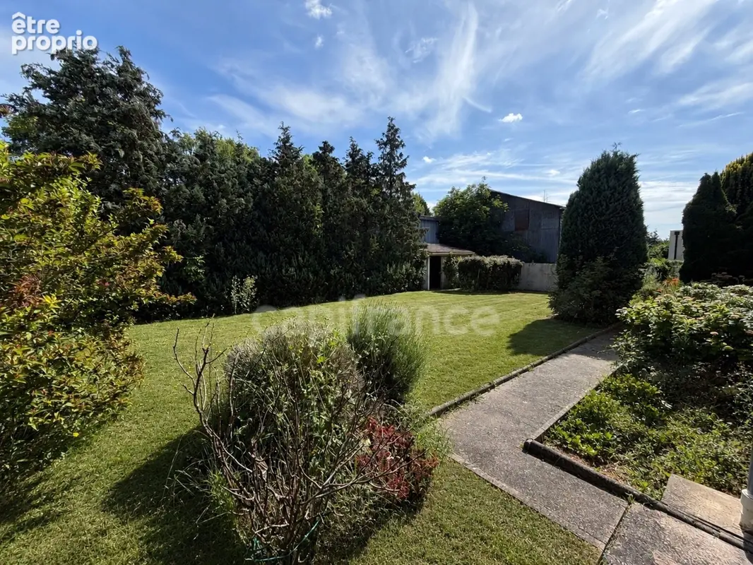 Maison familiale de 131 m² à vendre à Cergy Village – 3 chambres, bureau, jardin et garage - photo 7
