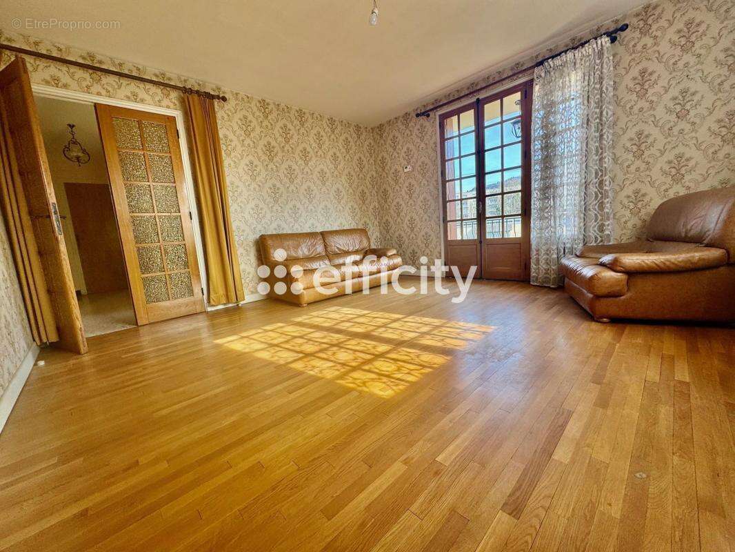 Maison 120 m² à Thiers  - photo 2