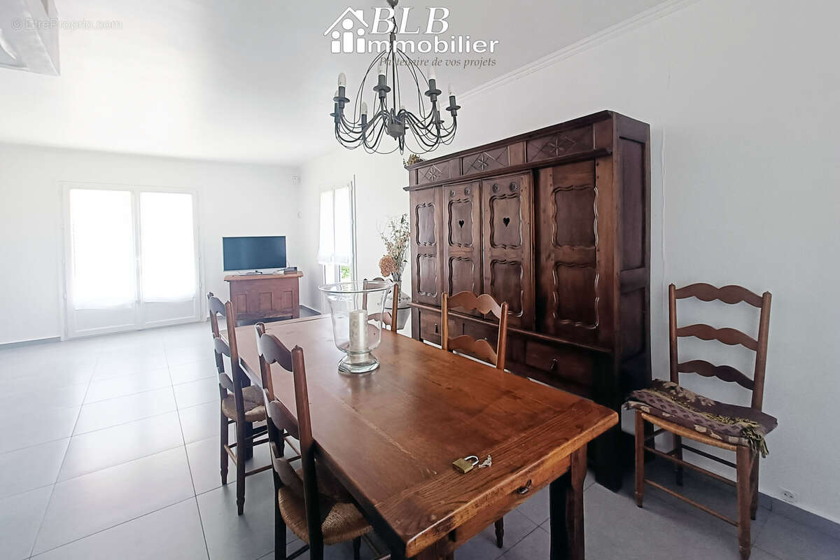 Maison à LE PERRAY-EN-YVELINES