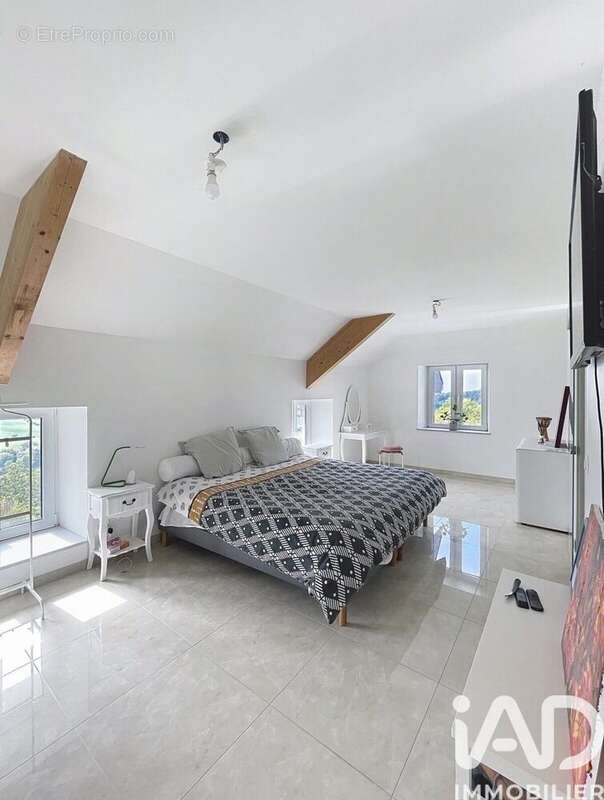 Maison 240 m² à Pange  - photo 8