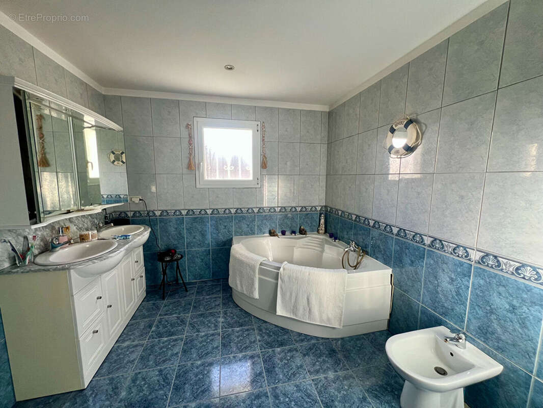 Maison à VILLENAVE-D&#039;ORNON