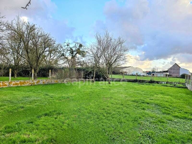 Maison à MONCHY-SUR-EU