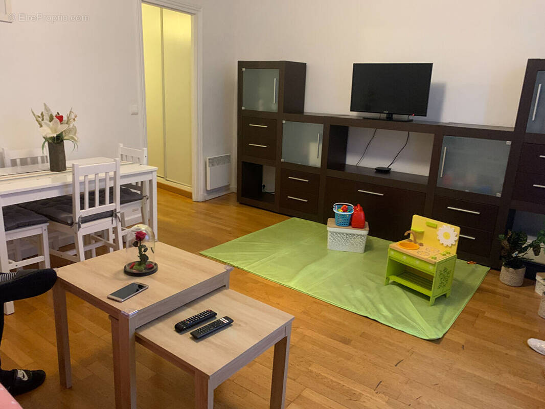Appartement à LE PERRAY-EN-YVELINES