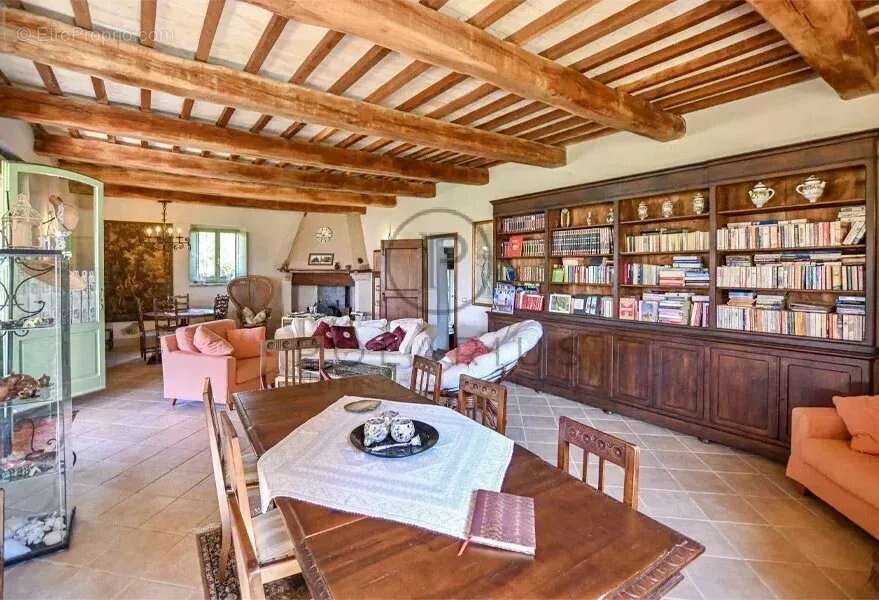 Ferme restaurée du XVIIIe siècle avec 6 chambres + 3 appartements pour invités sur 27 hectares près de Cagli, Marches. Piscine,  - photo 9