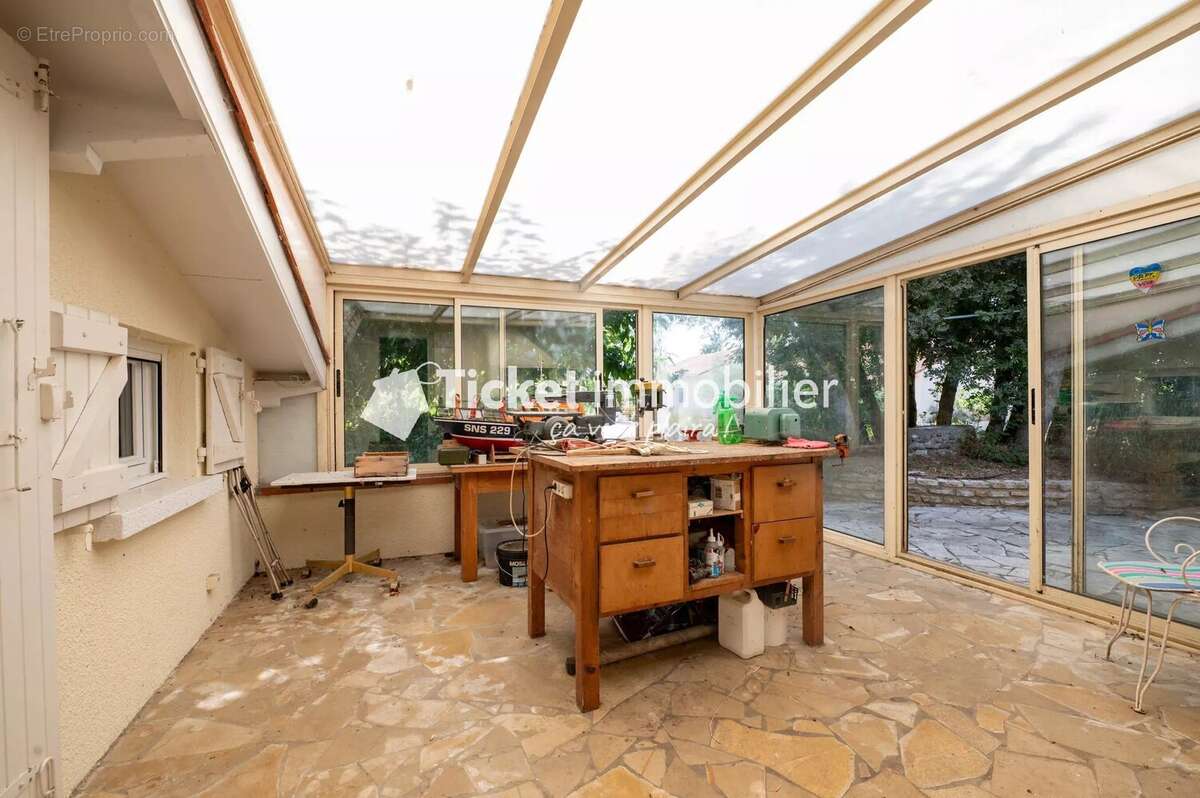 Maison t5 de 160m2, annexe t3 de 60m2, terrain de 3533m2, piscine au sel, climatisation etc ... - photo 20