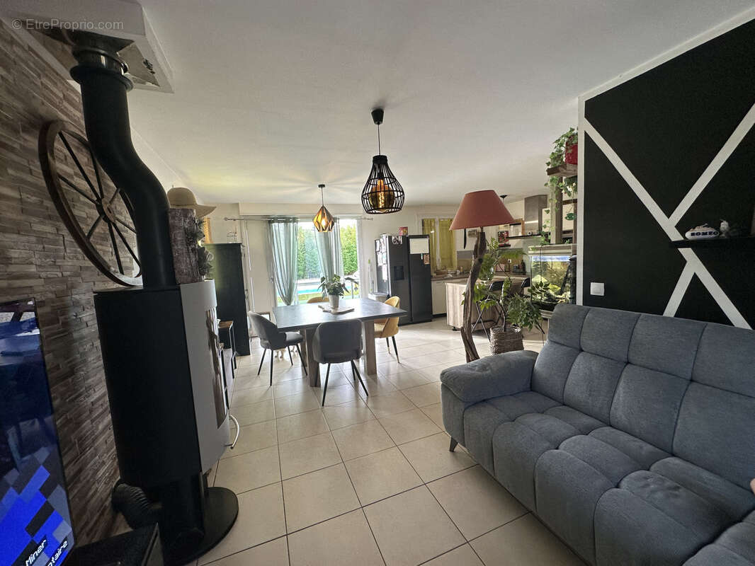 Maison à SOLLIES-VILLE