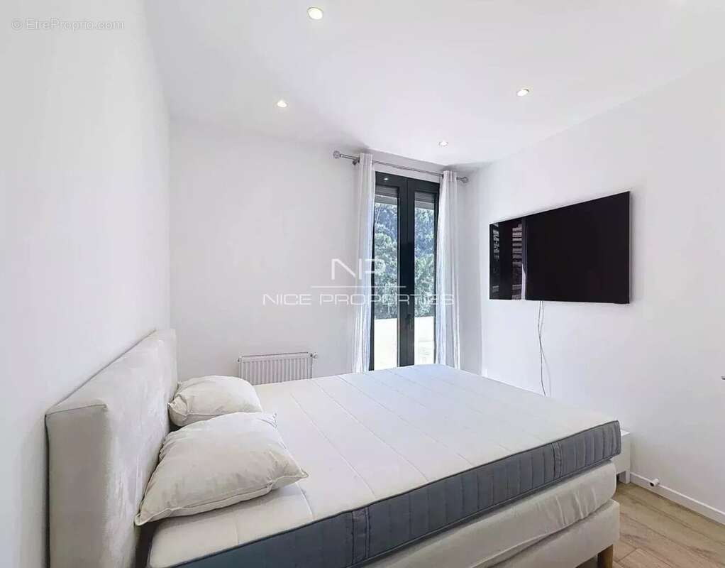 Appartement à ROQUEBRUNE-CAP-MARTIN