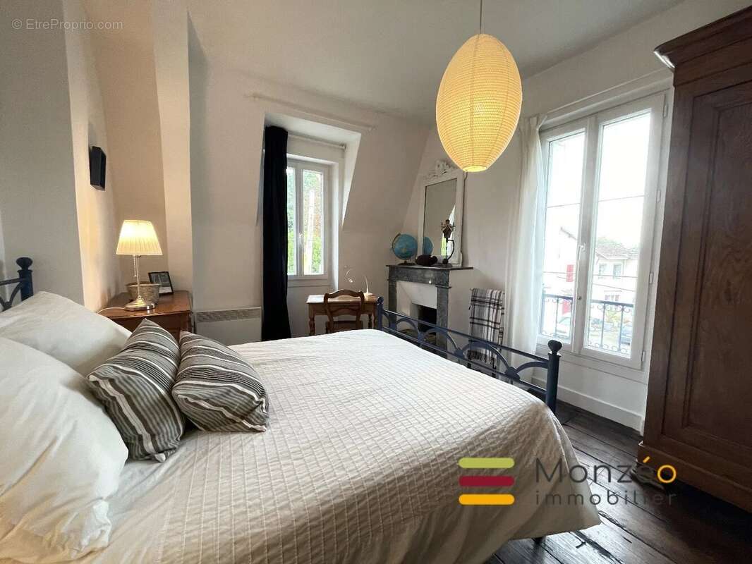 Ensemble de 2 Maisons, jardin et piscine intérieure - photo 11
