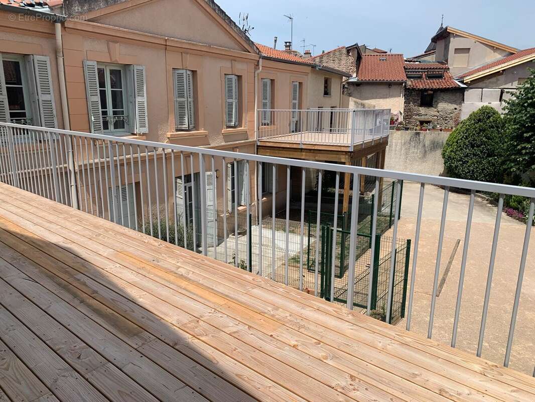 Appartement à SAINT-JUST-SAINT-RAMBERT