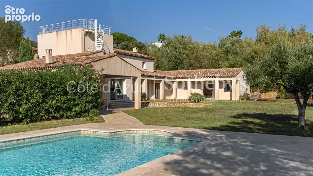 Grimaud, propriété privée avec piscine et solarium à quelques pas des plages - photo 13