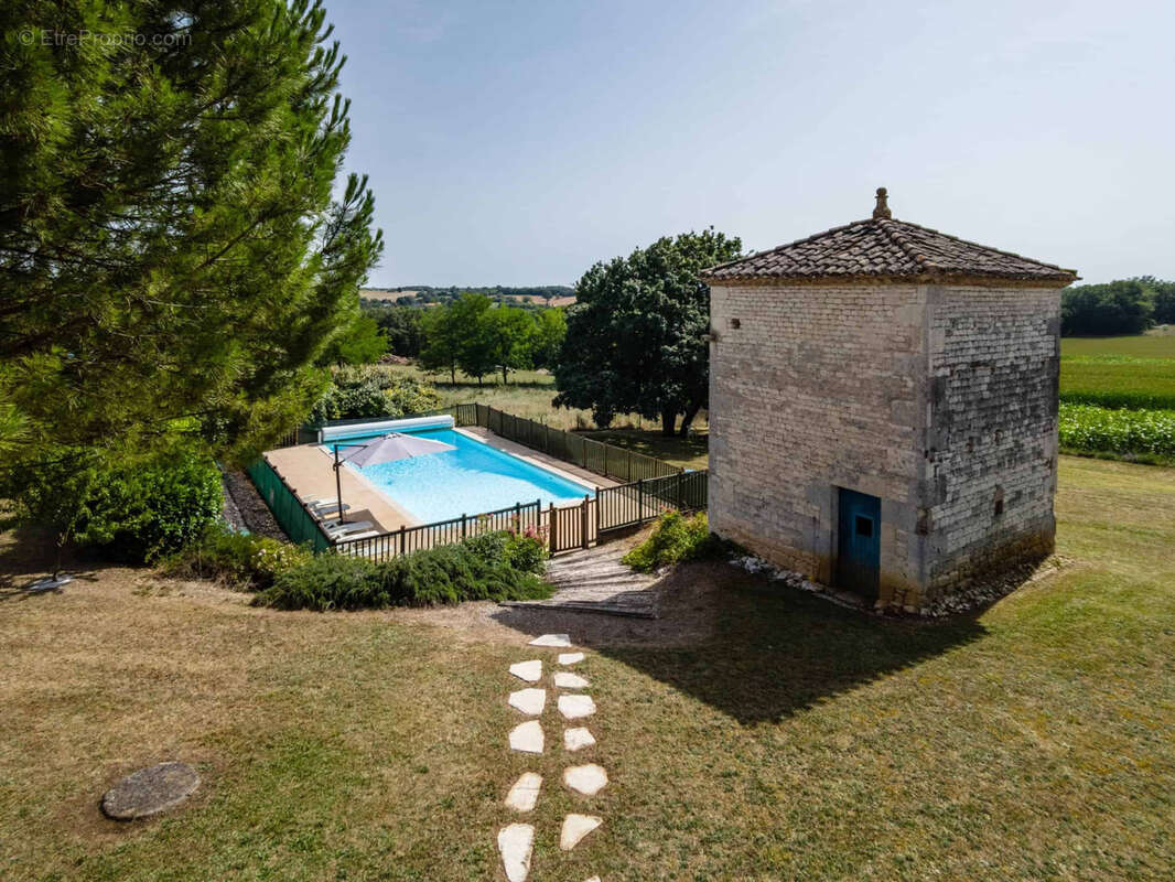 Country house with pool - photo 4