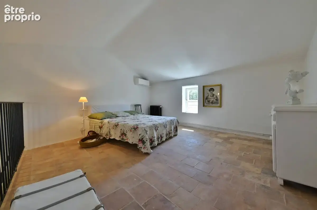 Maison de village avec jardin, bassin de nage et dépendance... - photo 10