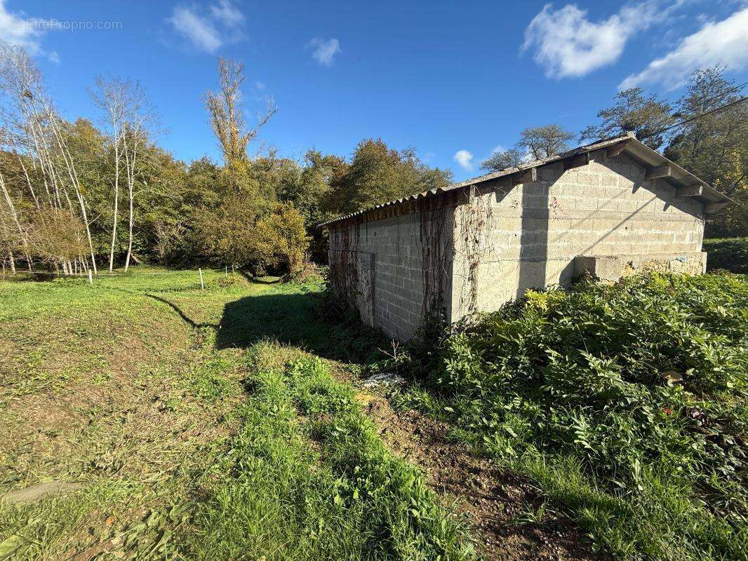 Parking à SAINT-MAIXANT