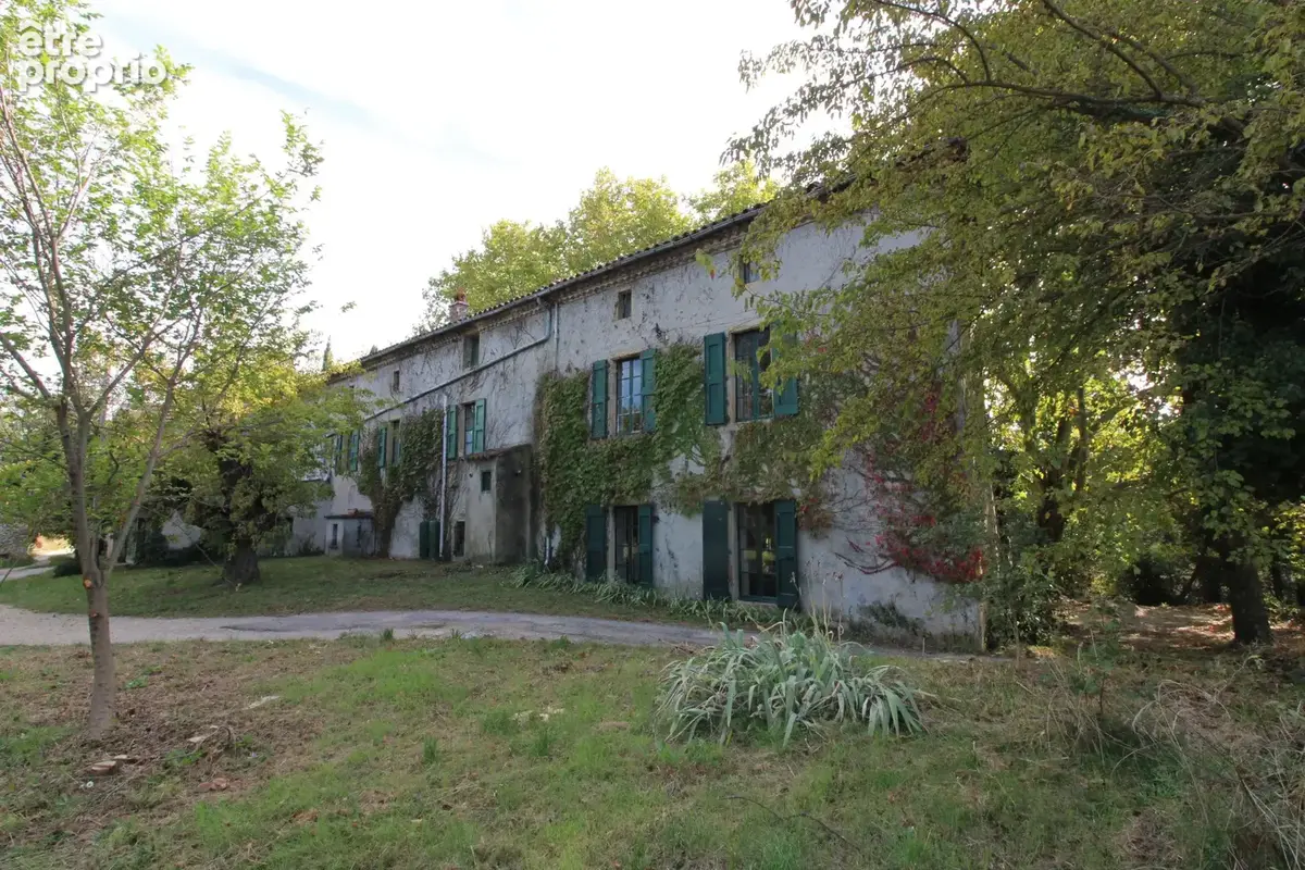 Mas 300 m2 sur 5 hectares. - photo 11
