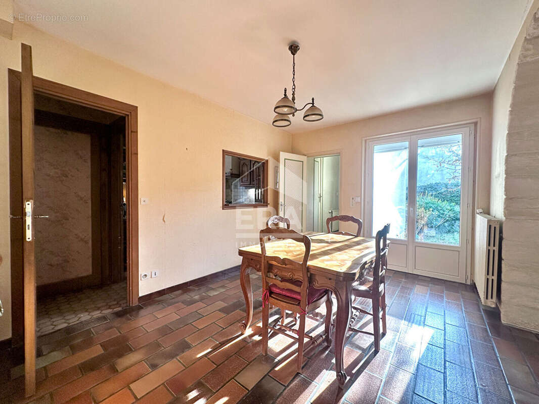 Maison à SAINT-PIERRE-LES-NEMOURS