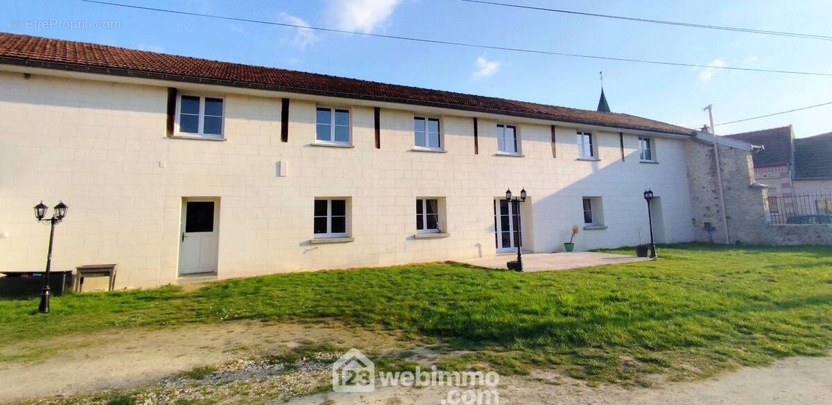 Maison coup de c½ur de 309 m² habitables - Maison à BOUFFIGNEREUX