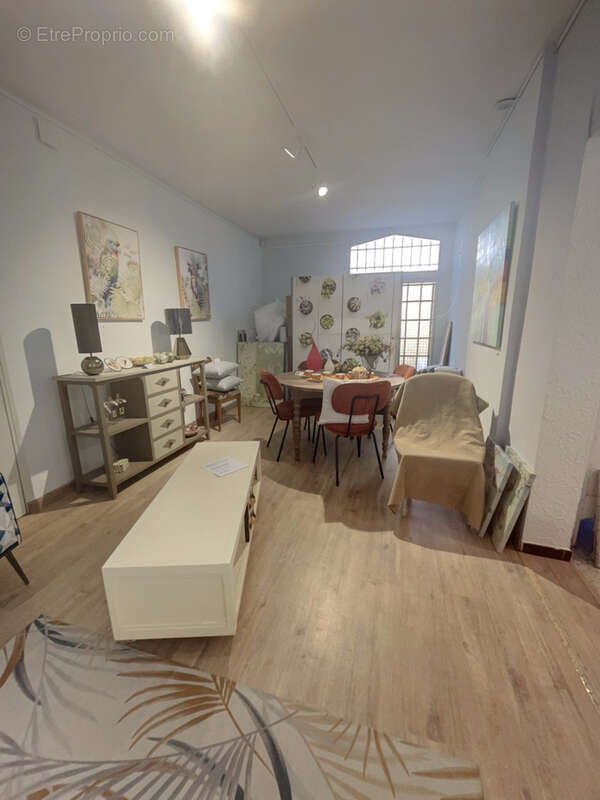 Commerce à FREJUS