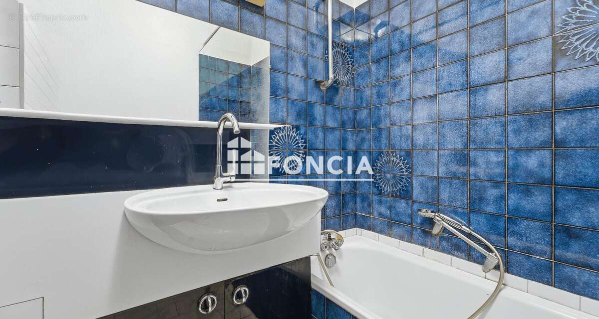Appartement à VILLENEUVE-LOUBET