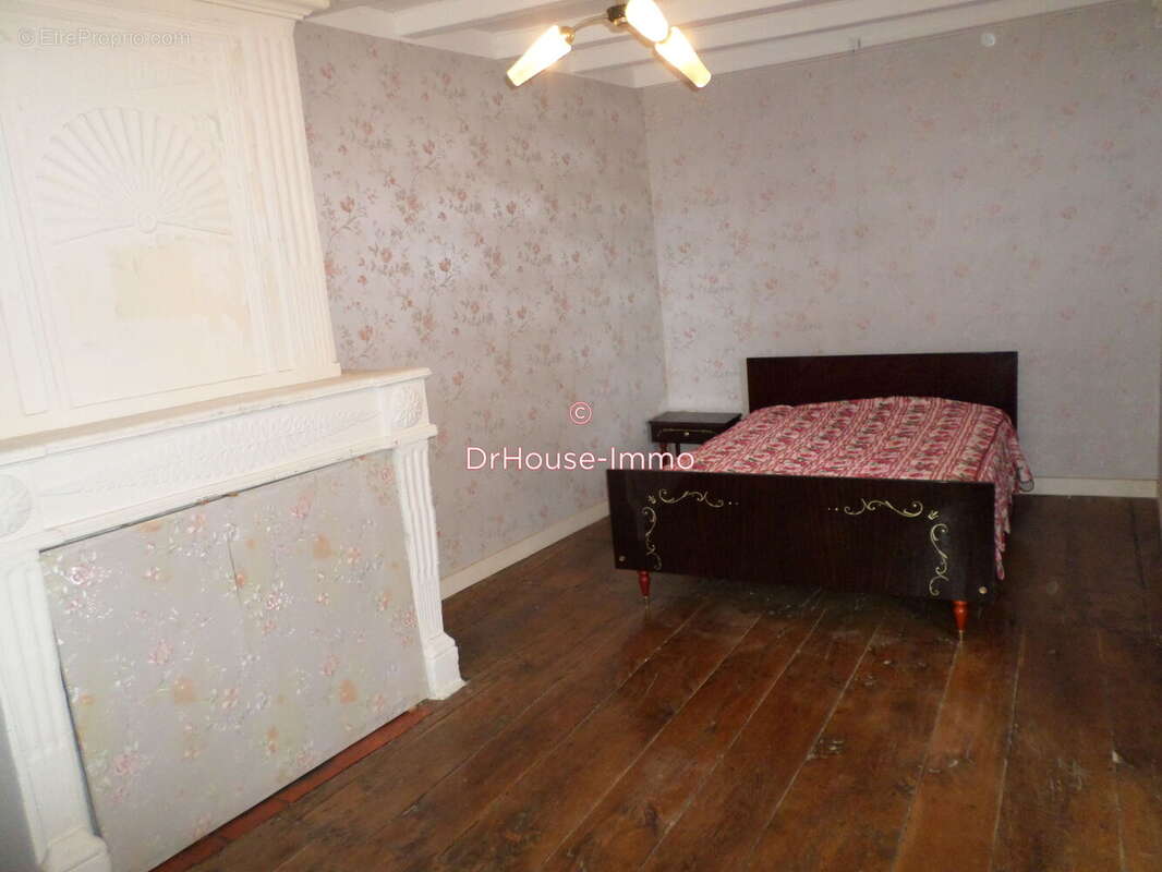 Maison à BARBEZIEUX-SAINT-HILAIRE