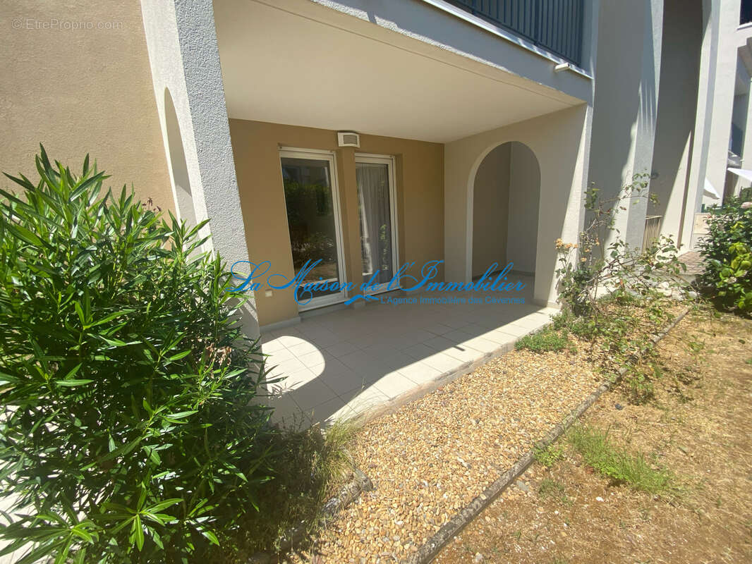 Ganges, appartement traversant en RDC de type F3 avec jardin, garage et parking, cave - photo 2