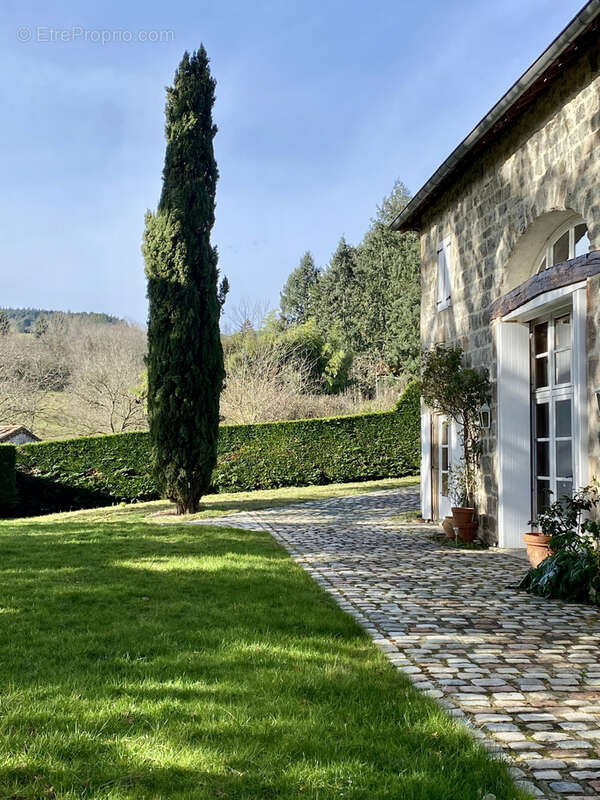 Maison à RENAISON