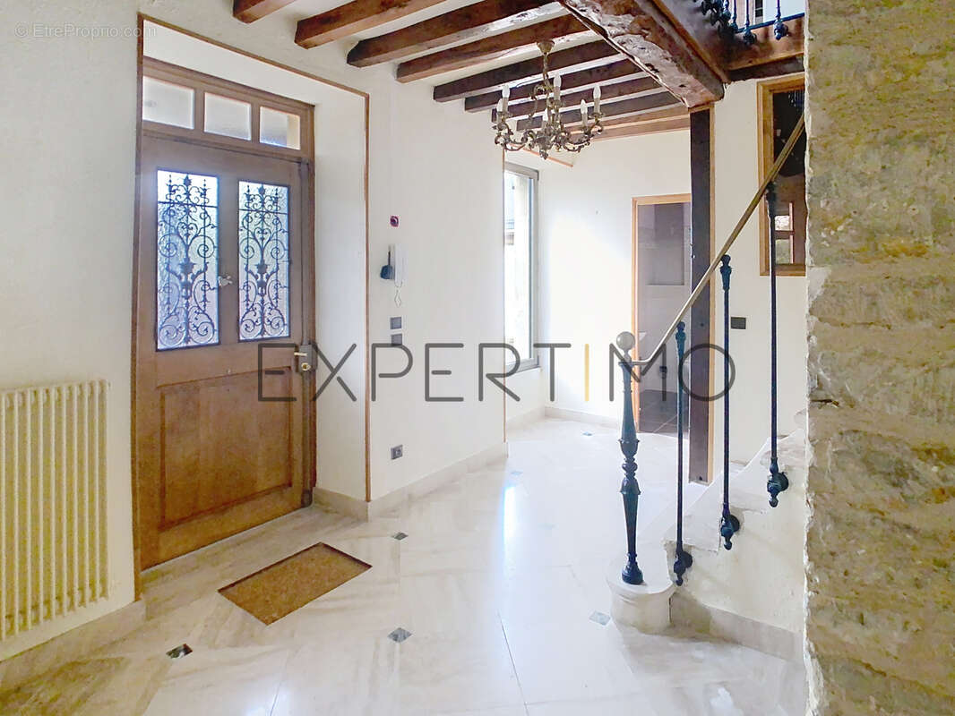 Maison à NOYERS-BOCAGE