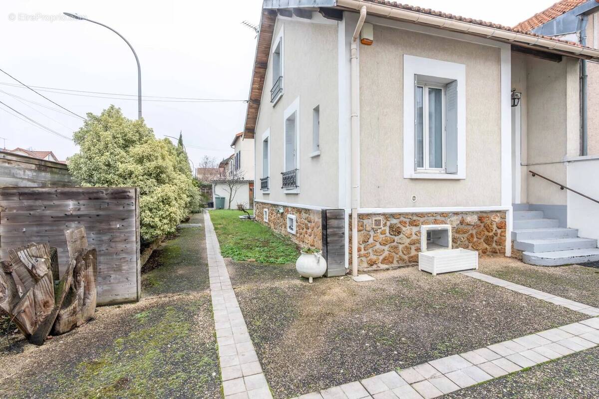 Maison à LE PERREUX-SUR-MARNE