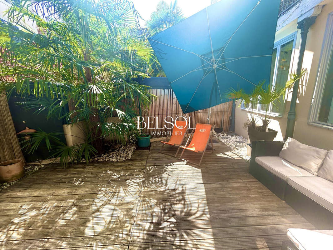    Terrasse extérieure intime et spacieuse - Appartement à AIX-LES-BAINS