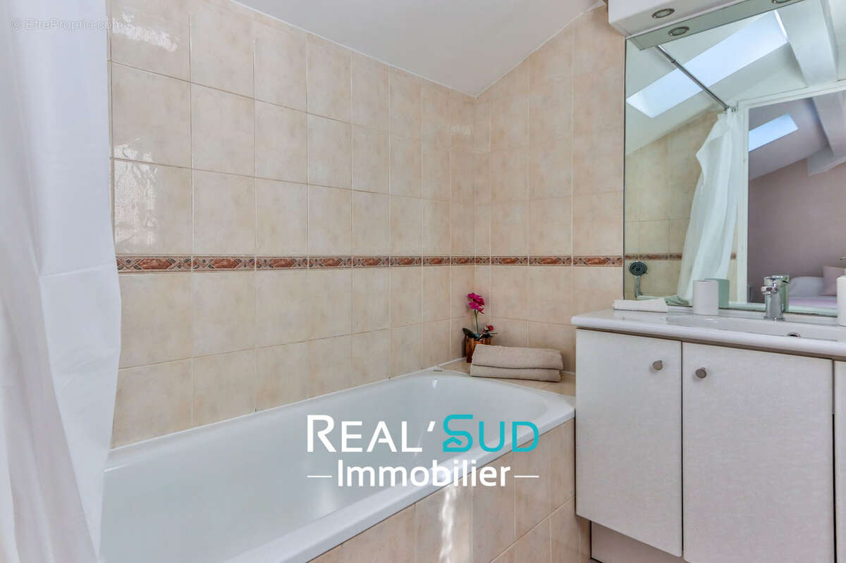 Appartement à MARSEILLE-8E