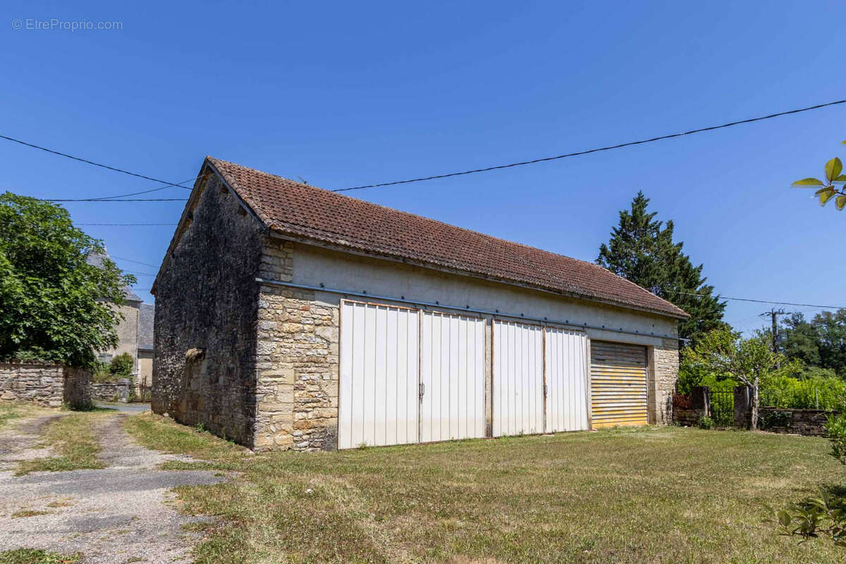 Maison à SAINT-MARTIAL-DE-NABIRAT