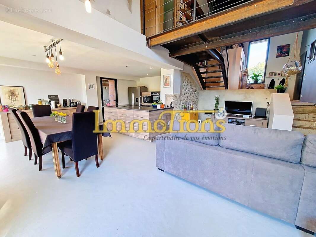 Maison à SAINT-HILAIRE-DU-ROSIER