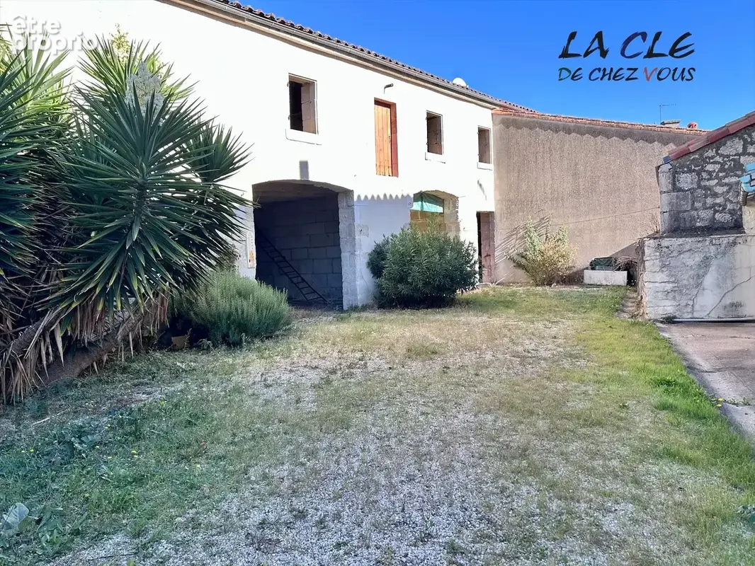 Photo Maison à Benet au prix de 106 000€