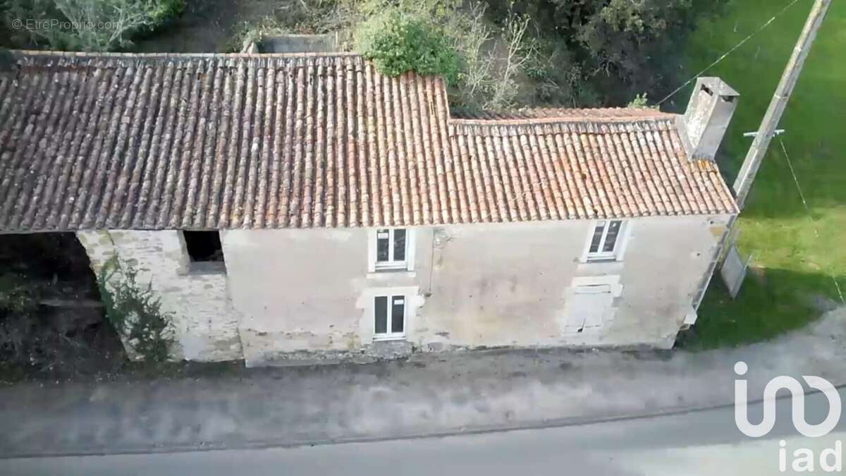 Photo 2 - Maison à BAZOGES-EN-PAREDS