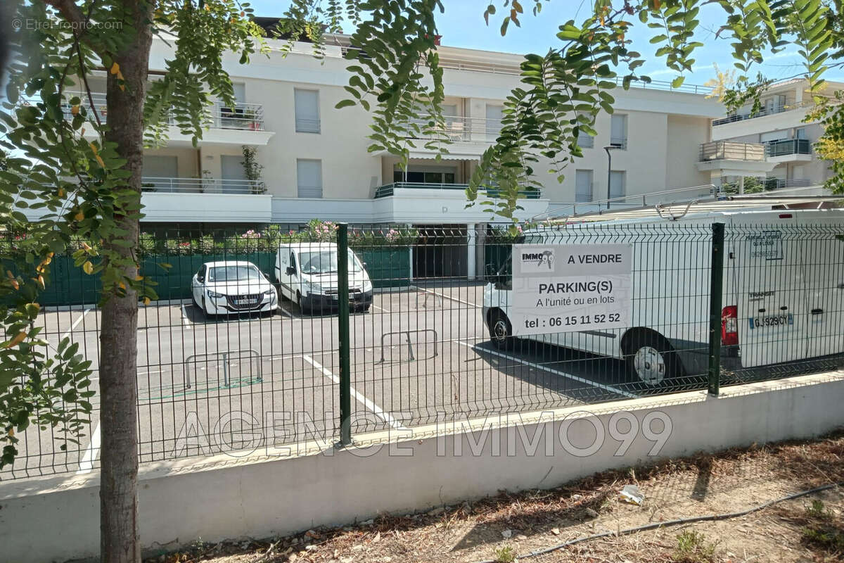 Parking à MANDELIEU-LA-NAPOULE