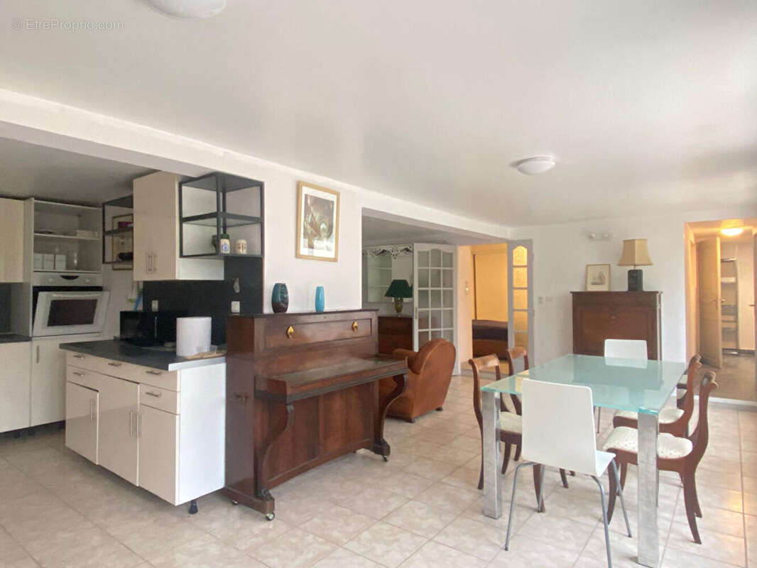 Maison à MEZY-SUR-SEINE