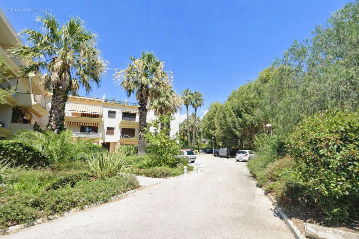 Appartement à SIX-FOURS-LES-PLAGES