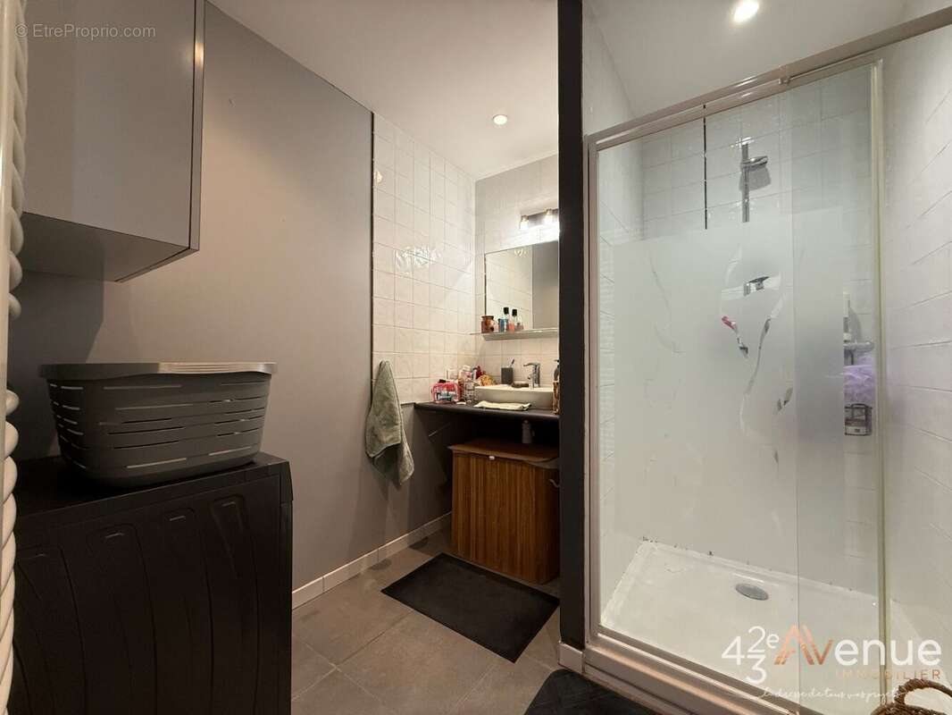 Appartement 80 m² à Saint-Etienne  - photo 7