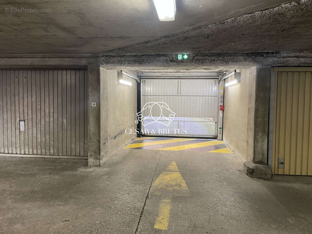 Parking à LYON-6E