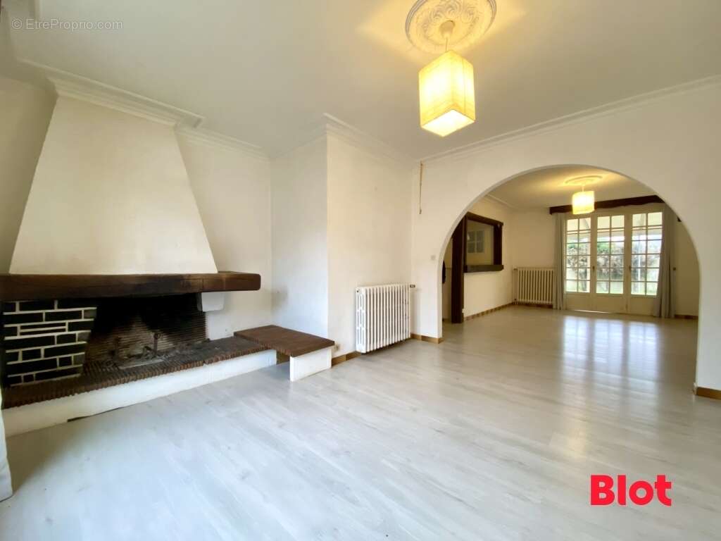 Maison 126 m² à Montauban-De-Bretagne  - photo 2