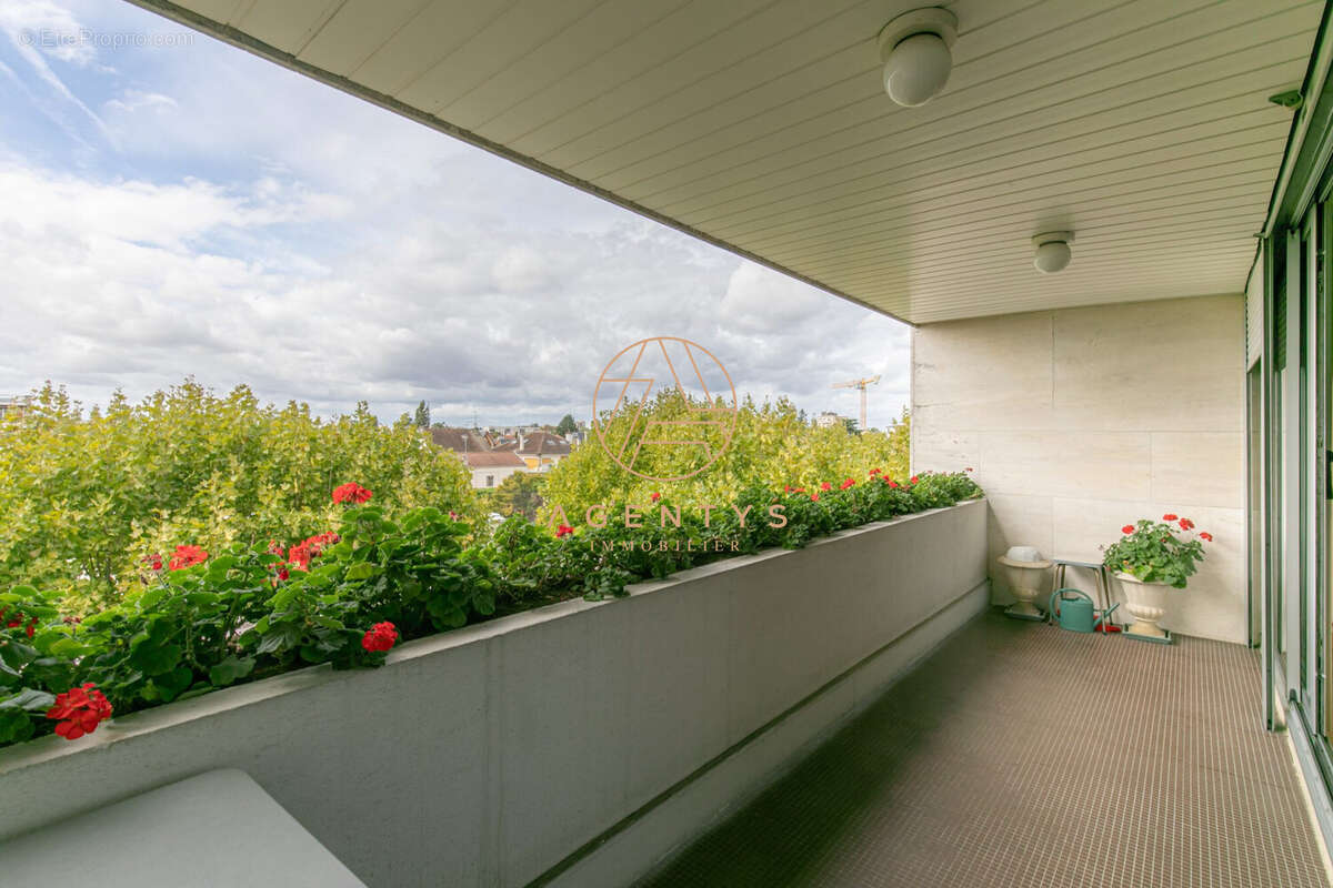 Appartement à SAINT-MAUR-DES-FOSSES