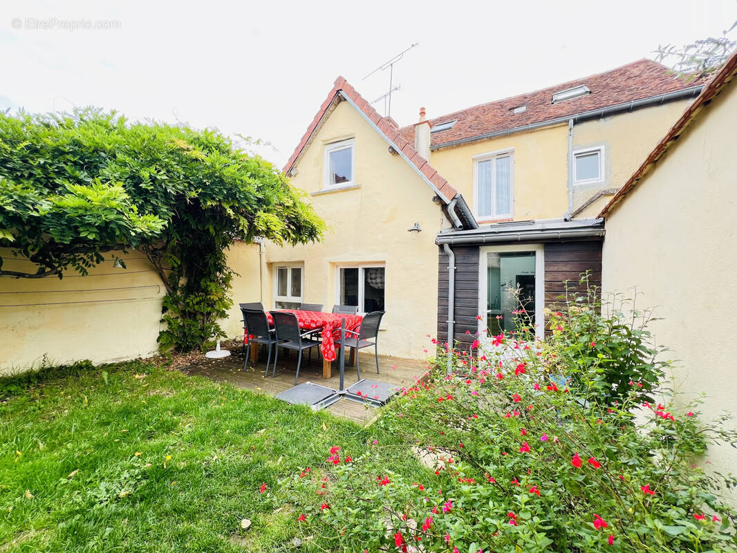 Maison à AUNAY-SOUS-AUNEAU