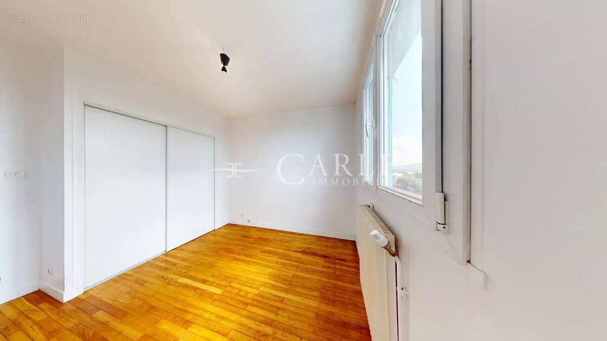 Appartement à GENAY