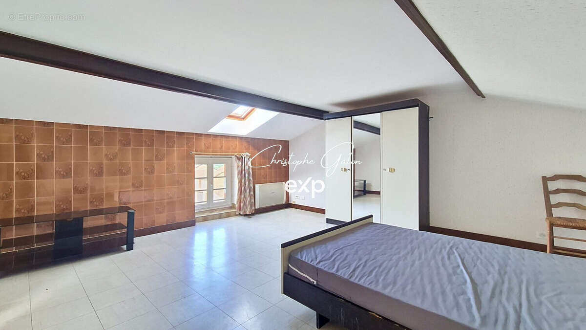 Appartement 339 m² à Bellac  - photo 8